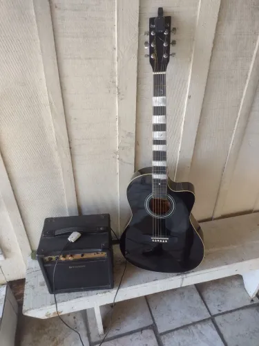 Vendo violão eletrico e caixa amplificada