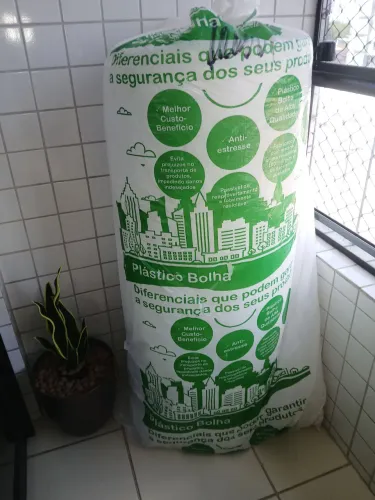 Rolo de bolhas de plástico