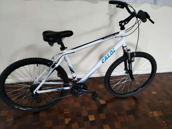 Bicicleta Caloi Comfort toda em alumínio com suspensão - revisada e higienizada