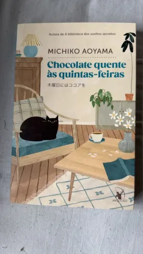 livro - Chocolate quentes às quintas-feiras