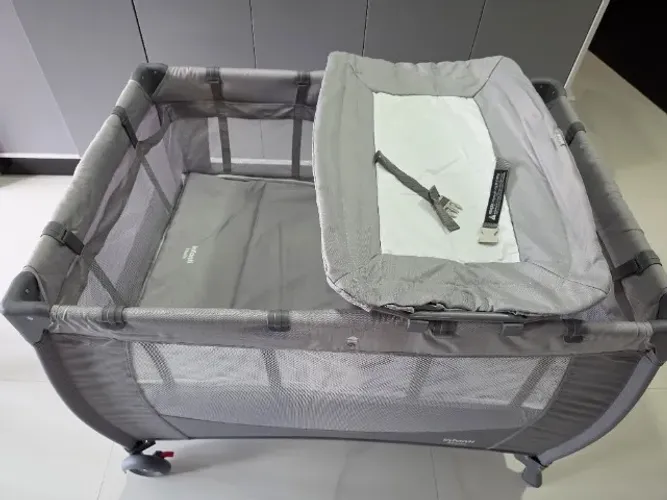 Berço portátil INFANTI Stelle Grey Light - semi novo, usado pouquíssimas vezes