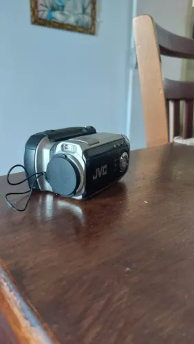 Filmadora JVC GZ-MC200