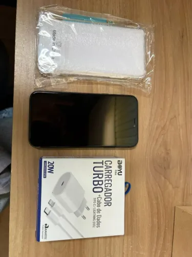Iphone 11 Preto (Tela nova e bateria 77%) + Carregador e Capinha Novos | Negociavel