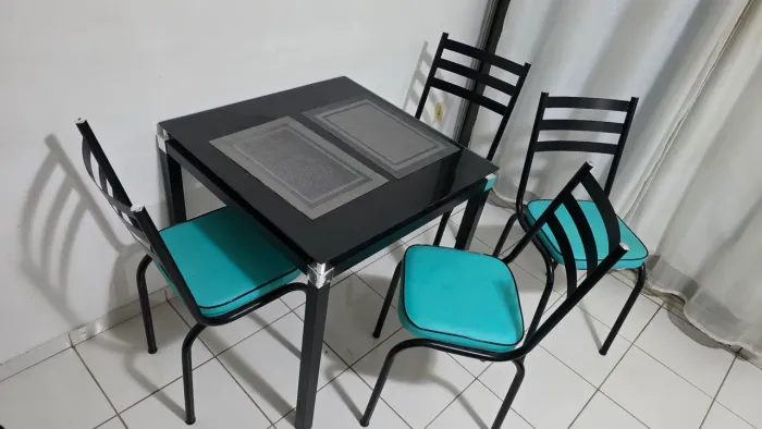 Conjunto De Mesa Com 4 Cadeiras Tampo De Vidro