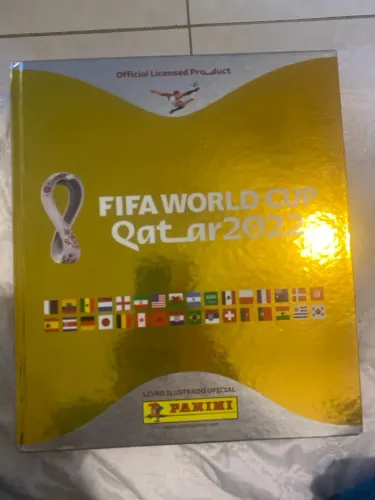 Álbum de 2022 ,cor de ouro