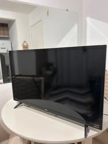 TV AOC ROKU - 32 polegadas (tela com defeito)
