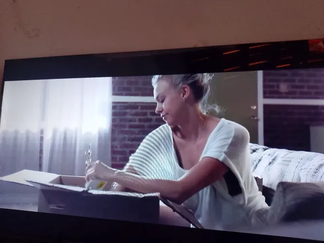 Vendo uma televisão 43 polegadas semi nova