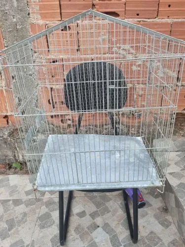 Gaiola de metal pra pássaros