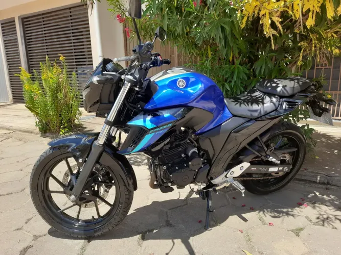 Moto Yamaha FZ 25 2024