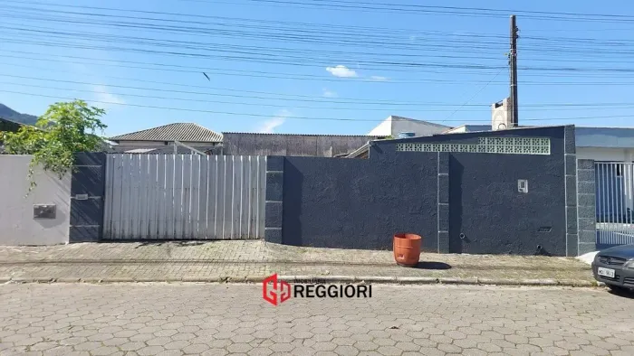 TERRENO ALTO EM CAMBORIÚ NO BAIRRO MONTE ALEGRE SC