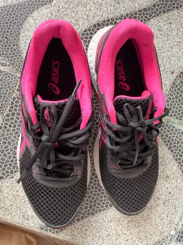 Tênis Asics tamanho 35