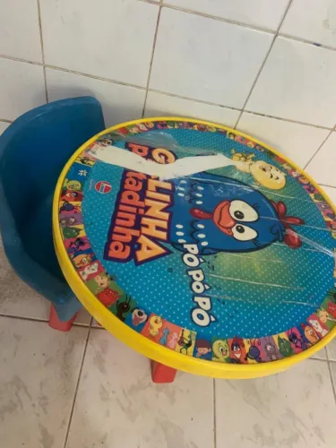 Mesinha Infantil com Cadeira - Galinha Pintadinha