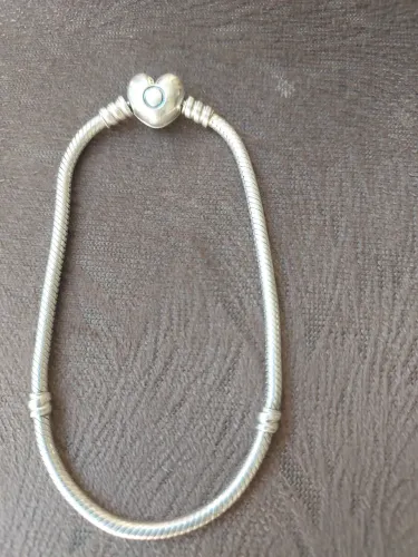 Pulseira Pandora rígido fecho coração 