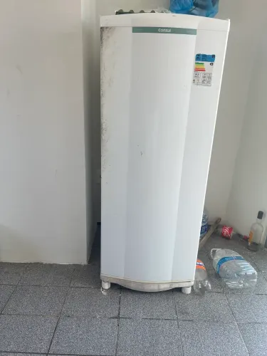 Vende-se esta geladeira 