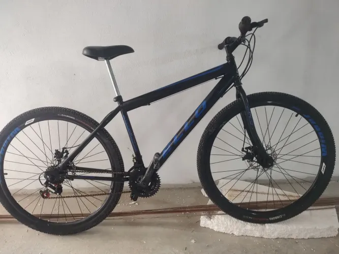 Bicicleta Aro 29 600 vai embora. Passo cartão.