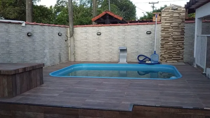 casa com dois quartos regiao dos lagos com suit piscina e outros