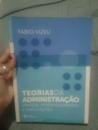 Vendo livros de Administração