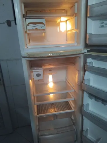 Vendo geladeira Brastemp 