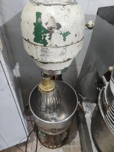 Vendo batedeira capital em boas condições