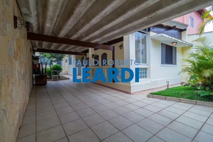 CASA TÉRREA - CIDADE ADEMAR - SP