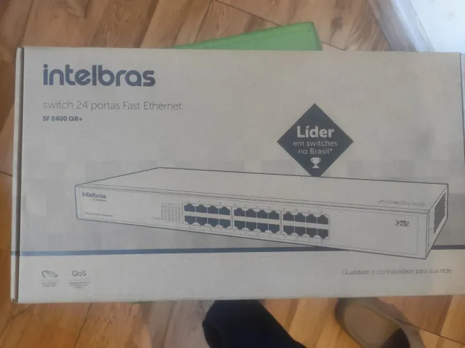 switch 24 portas Fast Ethernet SF 2400 QR+