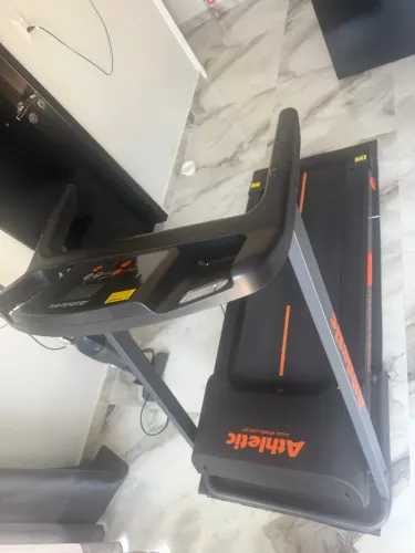 Esteira performance 510 t Bivolt Athetic - janeiro 2026. Seminova