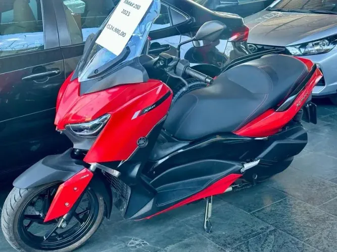 YAMAHA XMAX 2023