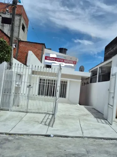 imovel com duas casas de 3 e1 dormitorios a 7 minutos do shop interlagos direto com o prop