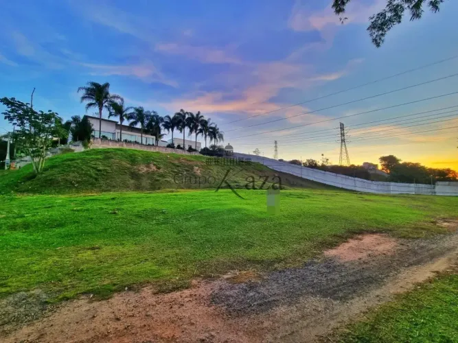 Oportunidade - Terreno em Condomínio - Mirante do Vale - Jacareí - 1200m².