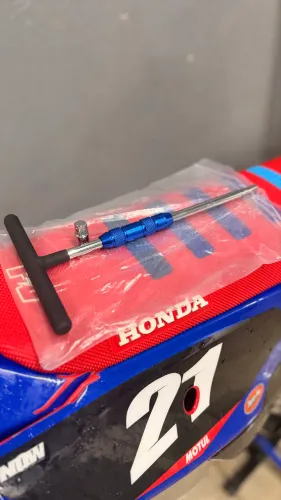 Chave T com Manípulo Rotativo.