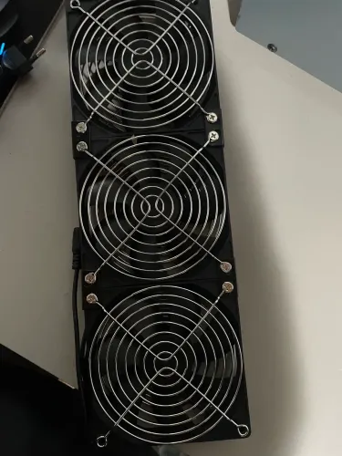 Cooler Triplo Exaustor 3 Fans 120mm Younuon 12v Rolamento Duplo?