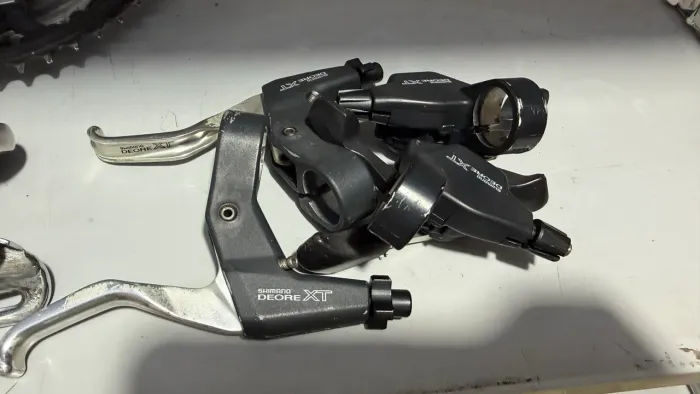 Manete Shimano XT com Passador 739
