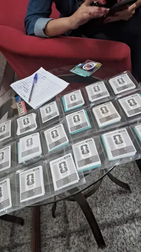 Venfo figurinhas para voce completar o álbum 