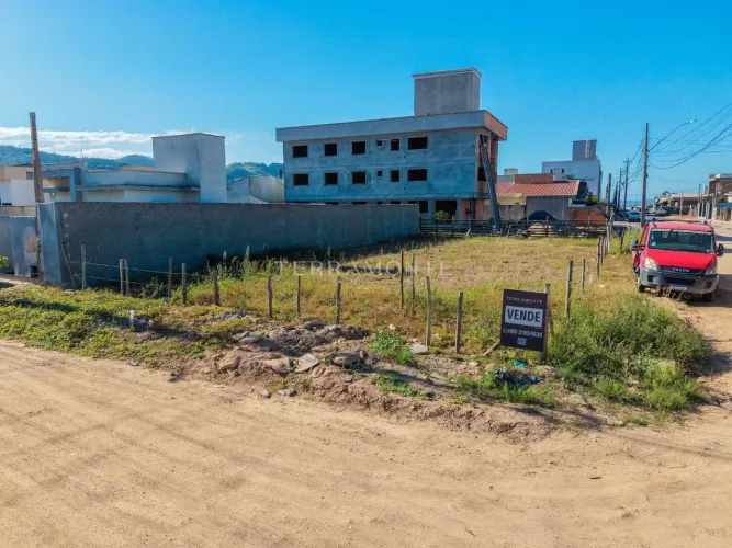 Terreno de esquina 450m² no bairro São João