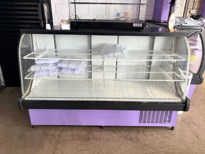 Balcão Freezer, estufa e balcão seco