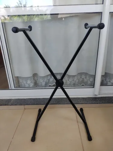 Pedestal suporte para instrumentos 