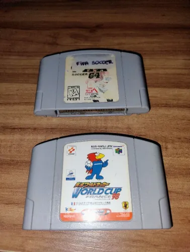 ISS 98 japonês e FIFA 64 N64 americano