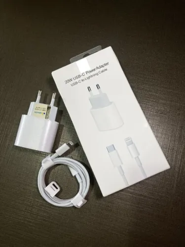Carregador USB-C 20W para iPhone + Cabo