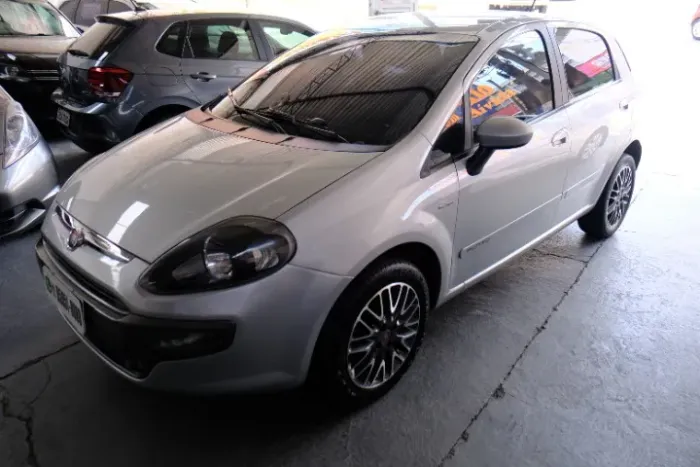 Fiat Punto Essence 1.6 Flex 16V 5P 2014