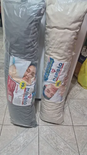 vendo esses 2 travesseiros maridao 50 cada um