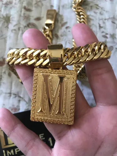 Cordão Feminino com pingente M 