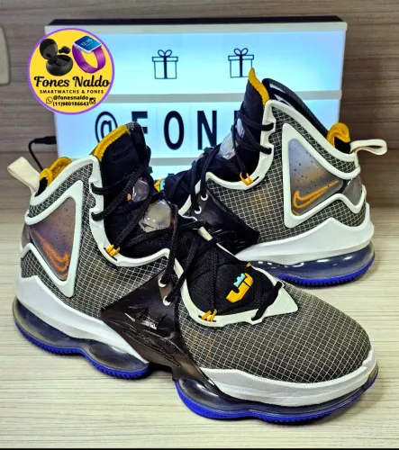 Nike LeBron XIX na cor inspirada no Los Angeles Lakers