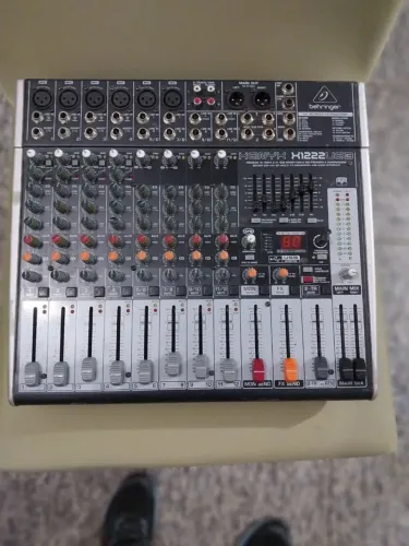 MESA DE SOM BEHRINGER 8 CANAIS XENIX X1222 USB