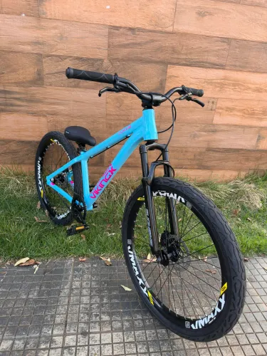 Bicicleta aro 26 Vikingx Tuff x38 Freio Hidráulico kit single