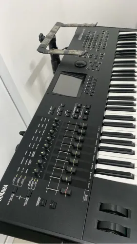 Yamaha Motif XF6 