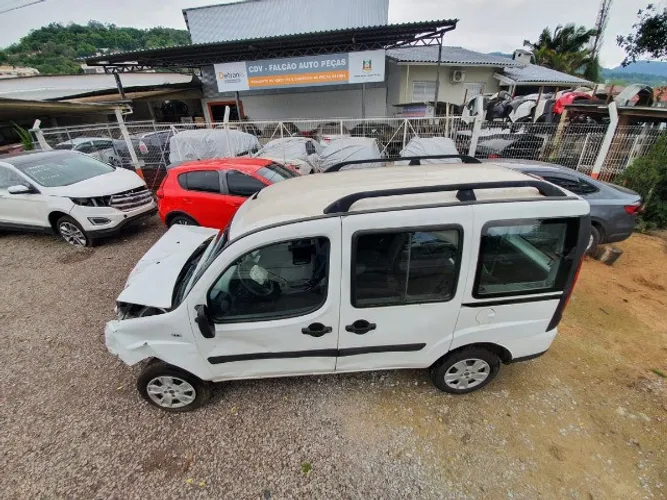Fiat doblo essence 1.8 16v 2014 em peças