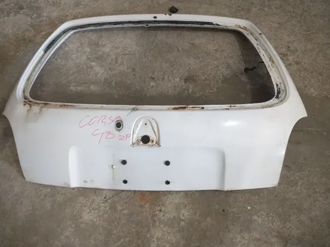 Tampa traseira GM/Corsa 98 Wind 2p