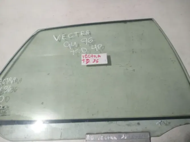 Vidro traseiro direito Vectra 96 4p