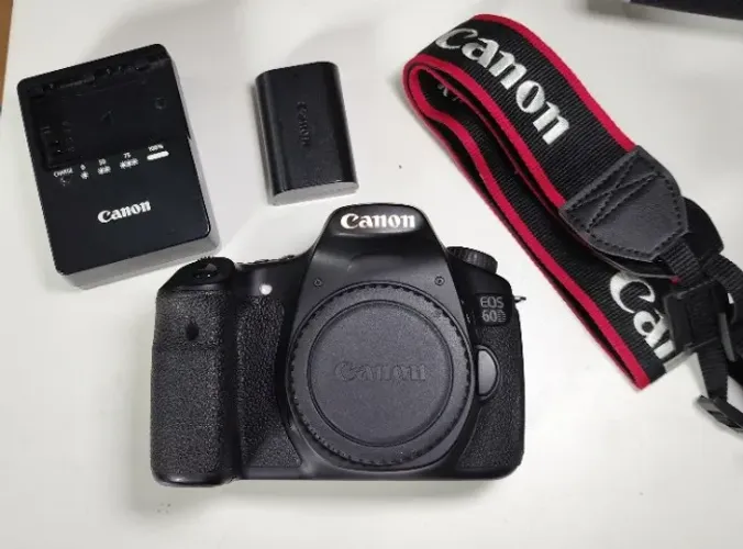 Canon Eos 60d Corpo - Aprox 30k (Usada)