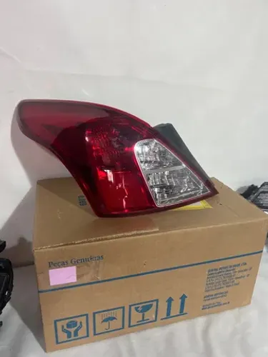 Lanterna Nissan Versa Nova Paralela 